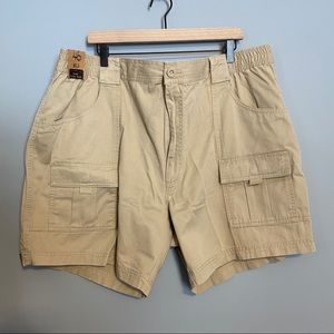 ROUNDTREE & YORKE cargo shorts sz 46